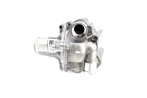 Bomba de agua adicional Audi OE 057 121 011 R nuevo