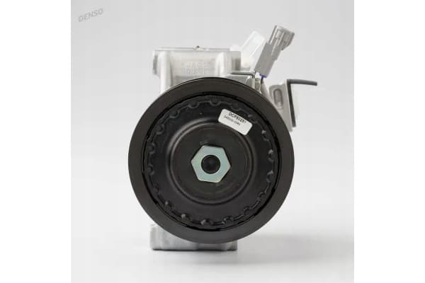 Compresor de Aire Acondicionado DCP50251 Denso usado 4