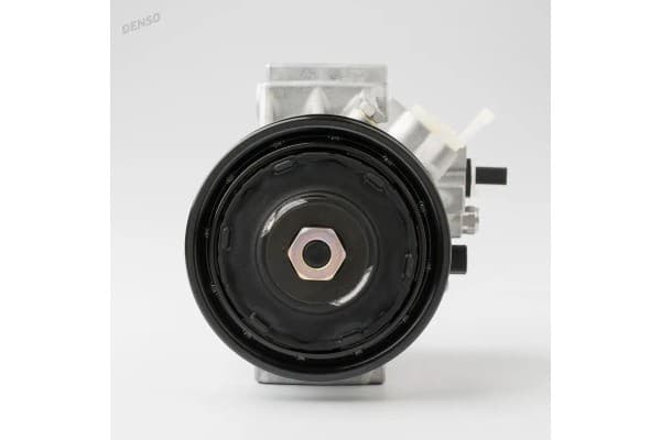 Compresor de aire acondicionado Denso DCP50310 usado 4