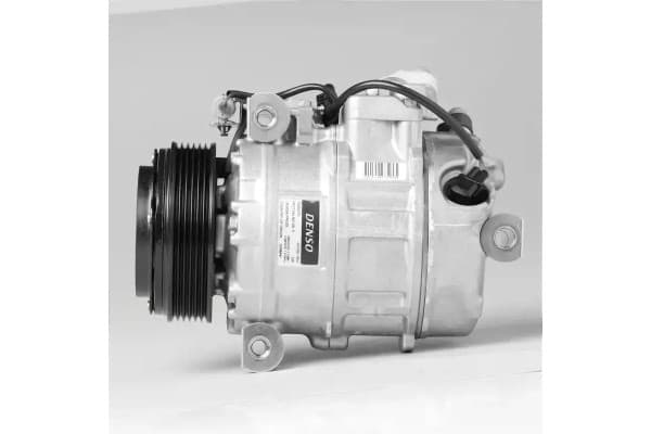 Compresor de aire acondicionado Denso DCP05083 usado