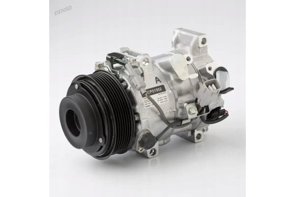 Compresor de aire acondicionado Denso DCP51002 usado 2