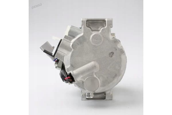 Compresor de aire acondicionado Denso DCP51002 usado 3