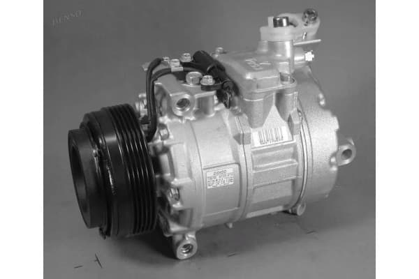 Compresor de aire acondicionado Denso DCP05016 usado 2