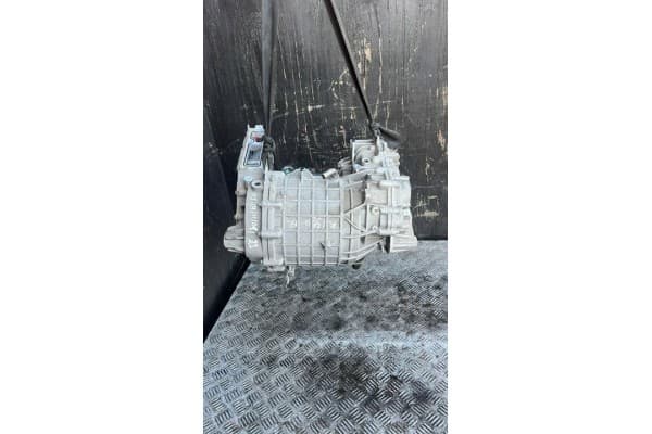 Motor completo Polestar 4 2025 TZ220XSA02 usado 3