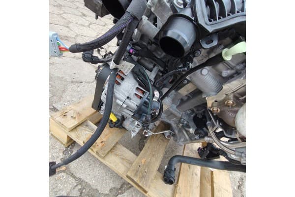 Motor 1.2 Thp Peugeot 2008 II HN05 30,000 km usado 9