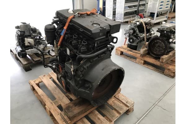 Motor Mercedes Vario Atego OM 904LA usado 3
