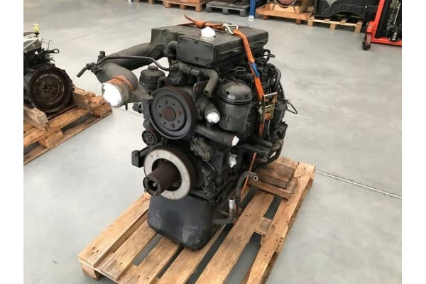 Motor Mercedes Vario Atego OM 904LA usado 6