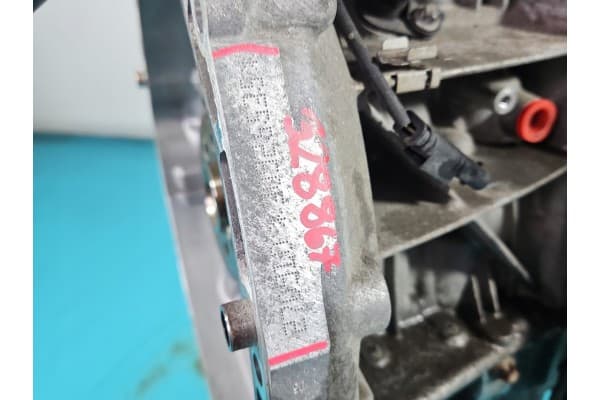 Motor Infiniti Q30 1.6 T 156 CV OEM 270910 usado 4
