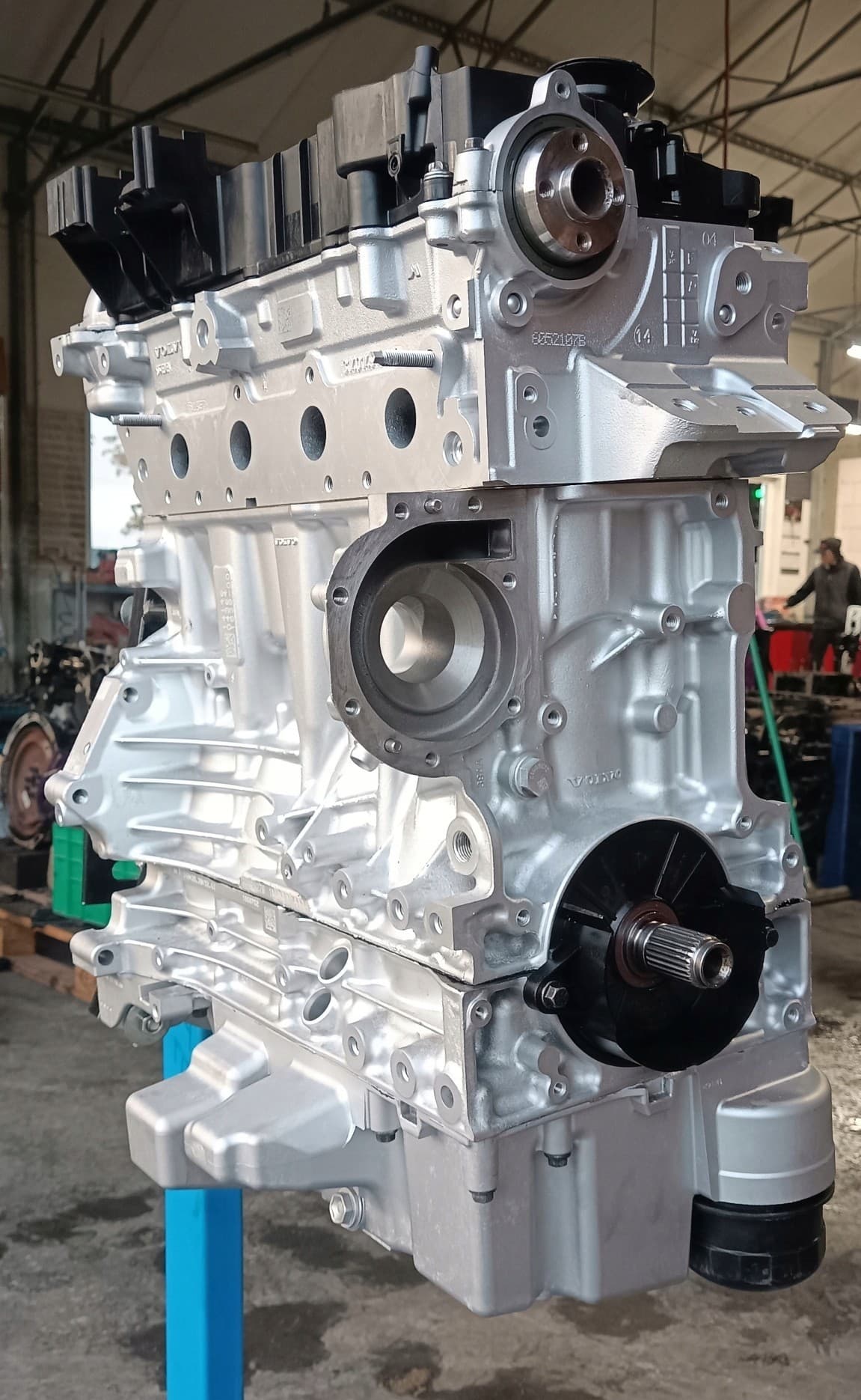 Motor Volvo V60 2.0 D4 181CV D4204T5 Tras Regeneración reacondicionado 3
