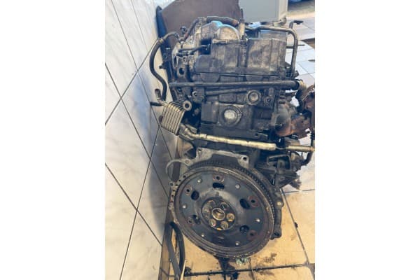 Motor dañado Mitsubishi L 200 2,5 Did usado 4