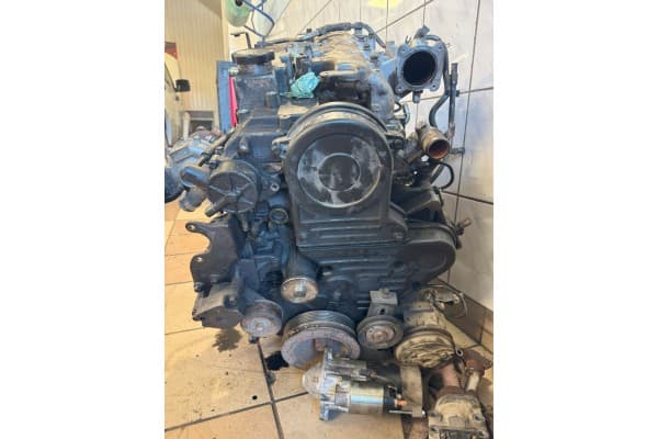 Motor dañado Mitsubishi L 200 2,5 Did usado 5