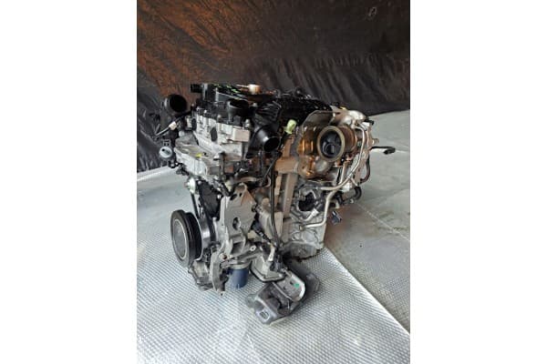 Motor 1.2 Thp HN05 con 900 kilómetros usado 2