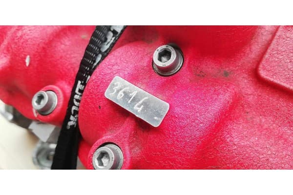 Motor Ferrari P488 Pista Shortblock 299065 usado 9