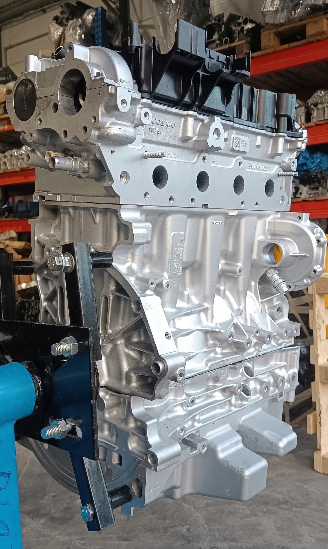 Motor Volvo V70 2.0 D4 181CV D4204T5 Tras Regeneración reacondicionado 3