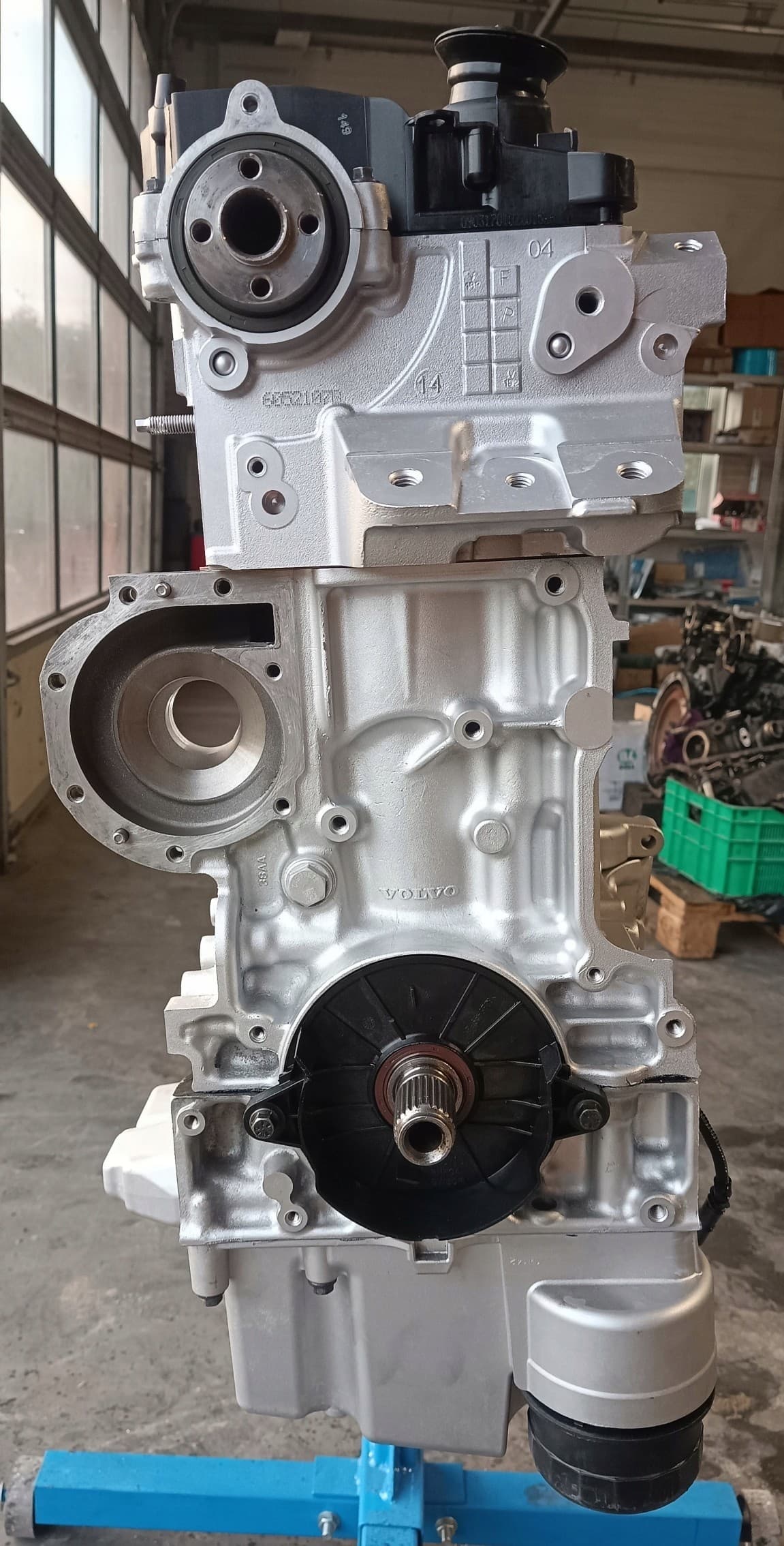 Motor Volvo V70 2.0 D4 181CV D4204T5 Tras Regeneración reacondicionado 5