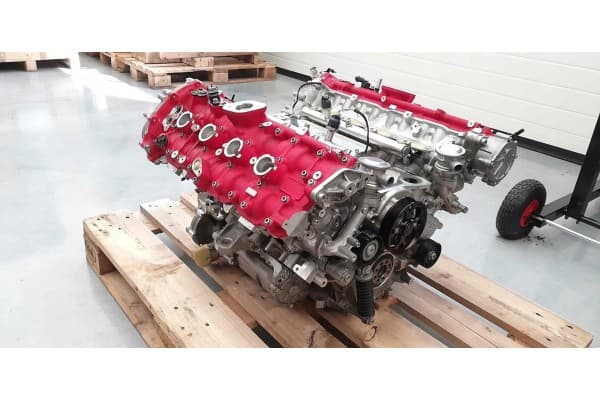 Motor Ferrari P488 Pista Shortblock 299065 usado