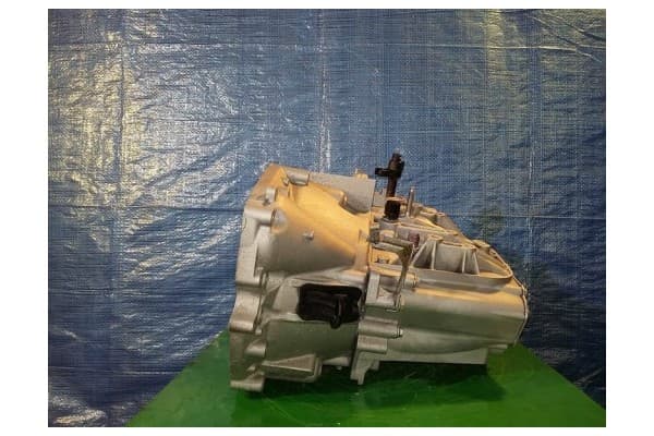 Gearbox Peugeot Expert 2.0 HDI 6 B. 20MB13 usado 2