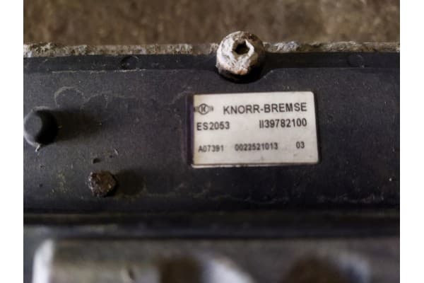 Válvula Modulator Ebs para Remolque ES2053 usado 4
