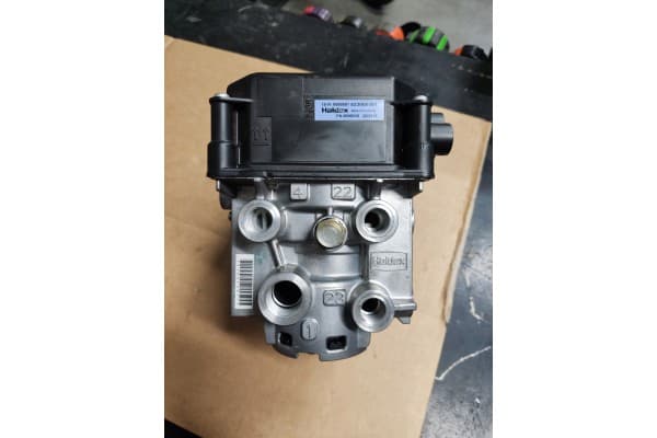 Válvula Modulator Haldex Ebs GEN3 823008001 usado 6