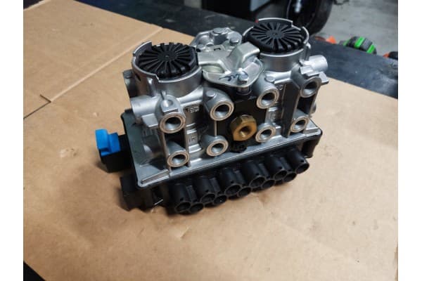 Válvula Modulator Haldex Ebs GEN3 823008001 usado 10