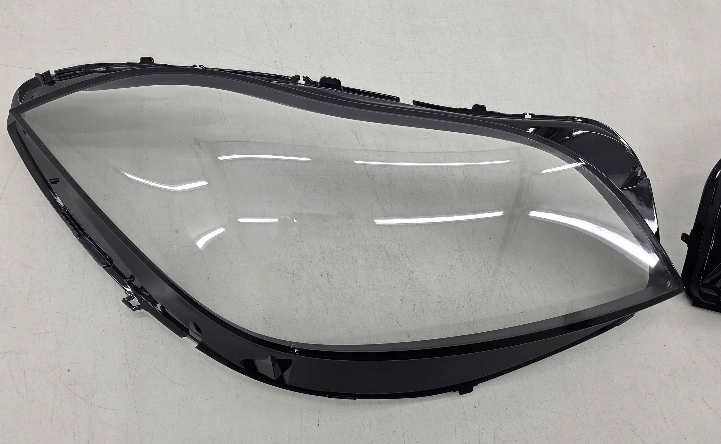 Lente de Faro Mercedes Cls W218 X218 1305631490 nuevo 2