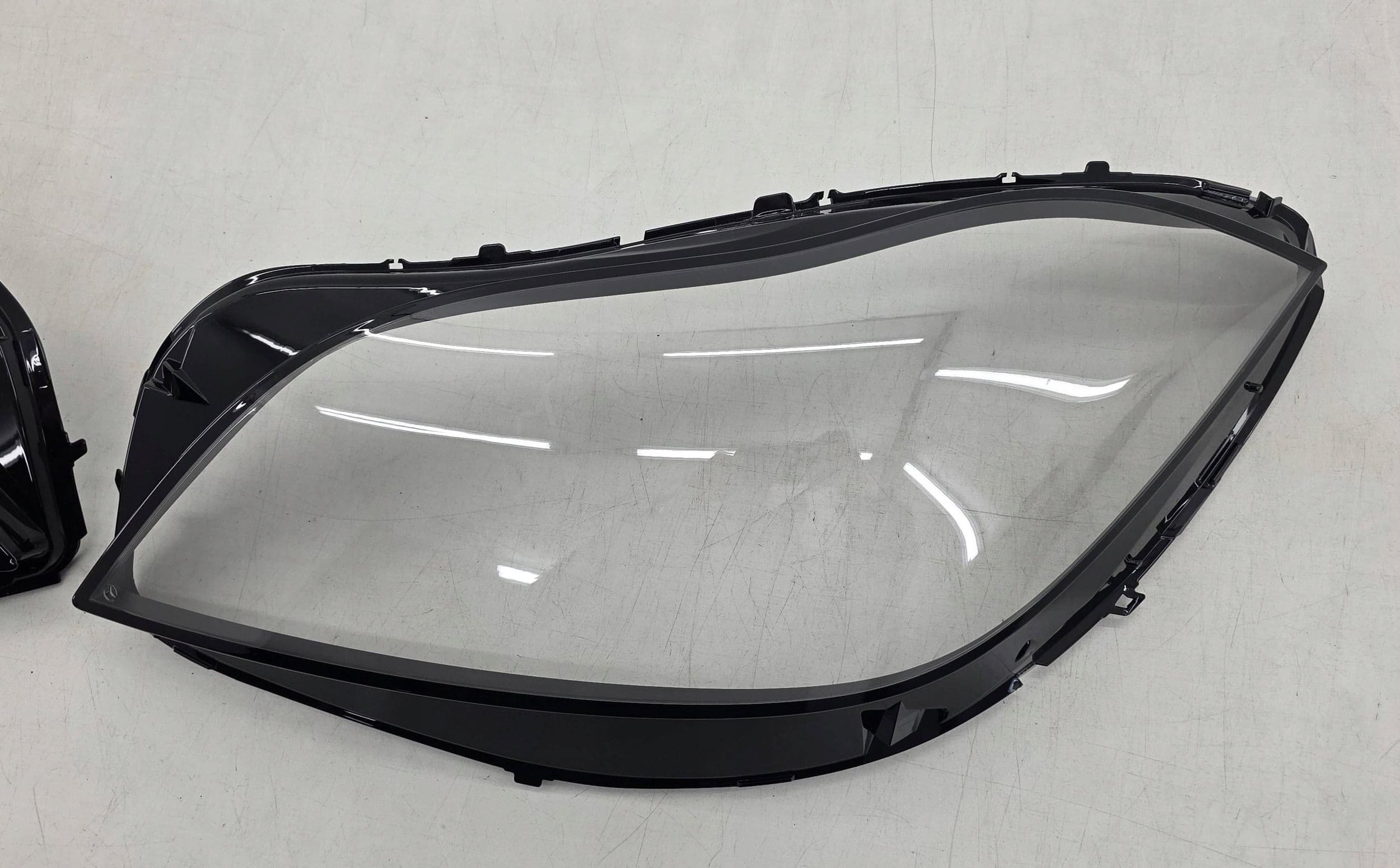 Lente de Faro Mercedes Cls W218 X218 1305631490 nuevo 3