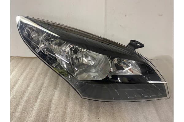 Faro Derecho 711307023255 Magneti Marelli usado 3