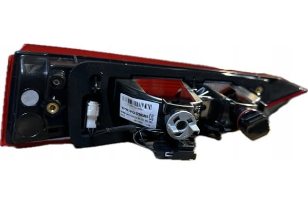 Luz Trasera Derecha para Volvo Hatch/Portón usado 3