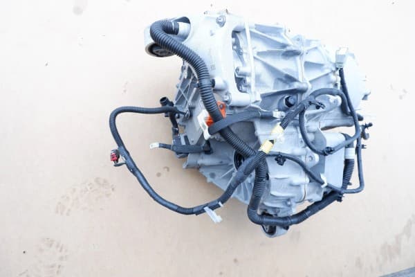 Motor eléctrico trasero Tesla Y 1587780-00-B usado 2