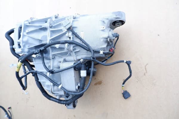 Motor eléctrico trasero Tesla Y 1587780-00-B usado 3