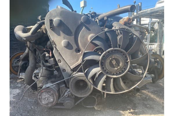Motor y transmisión VW Passat B5 1.9 TDI 60 kW usado 2