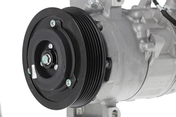 Compresor de aire acondicionado Valeo 813385 usado 3