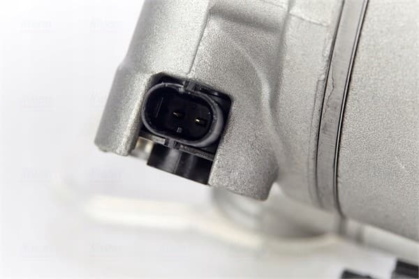 Compresor de aire acondicionado Nissens 890266 usado 6