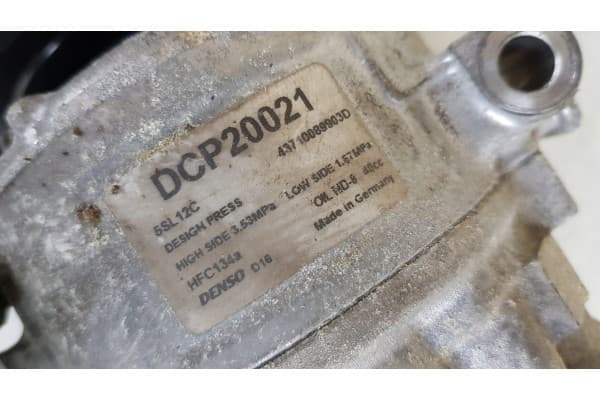 Compresor de aire acondicionado Denso DCP20021 usado 5