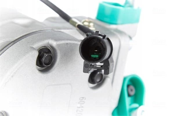 Compresor de aire acondicionado Nissens 89255 usado 7