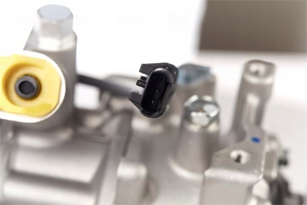 Compresor de aire acondicionado Nissens 890072 usado 6