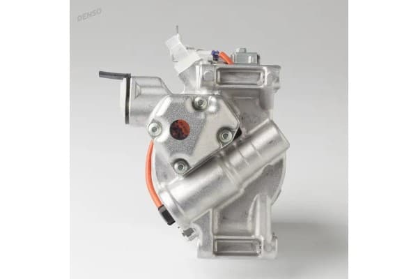 Compresor de Aire Acondicionado DCP50304 Denso usado 2