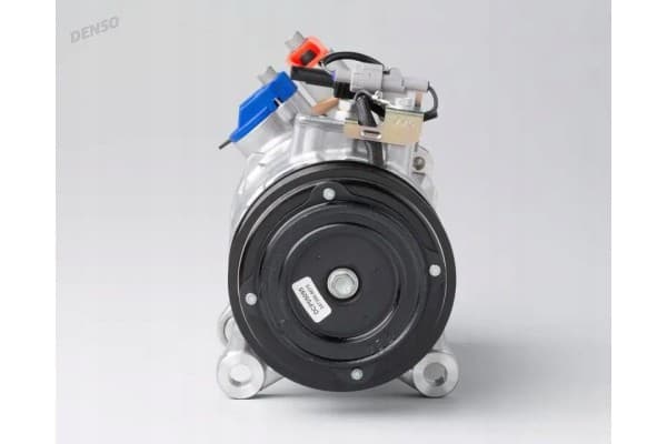 Compresor de aire acondicionado Denso DCP05095 usado 4