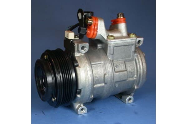 Compresor de aire acondicionado Denso DCP05001 usado 2