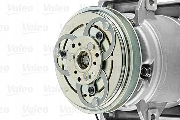 Compresor de aire acondicionado Valeo 815022 usado 4