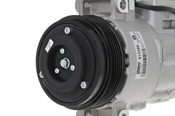 Compresor de aire acondicionado Valeo 813388 usado 4