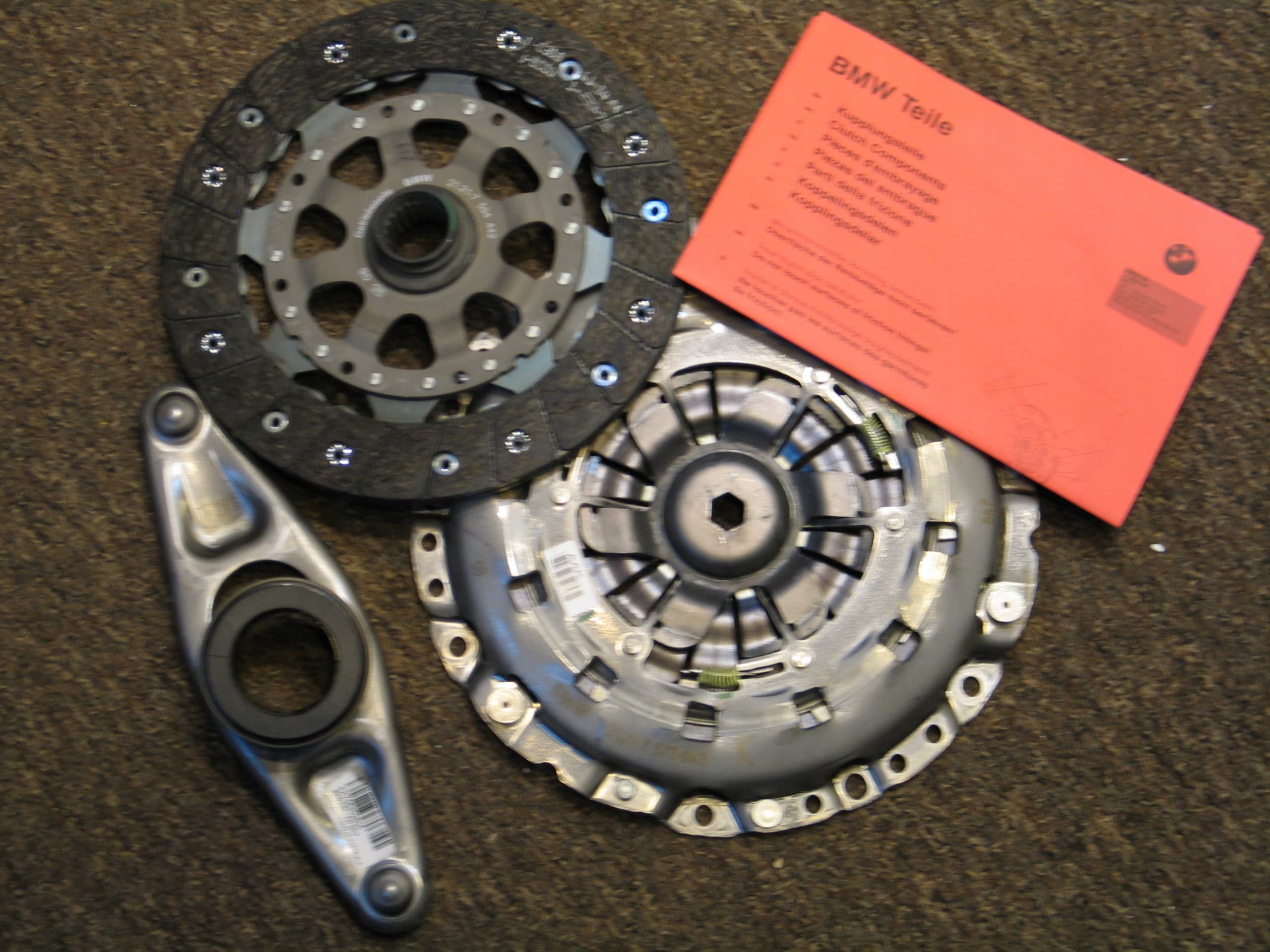 Kit de embrague Luk 623 3238 00 para BMW E90 320i 07- usado 4