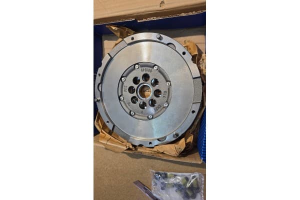 Sachs 2294 001 388 Volante bimasa usado 4