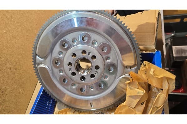Sachs 2294 001 388 Volante bimasa usado 6