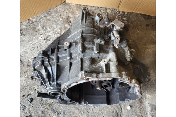 Caja de Cambios Mitsubishi Colt VI 1.5 Did Pmn usado 2