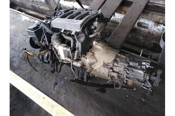 Transmisión BMW M47 E46 2.0D usado 2