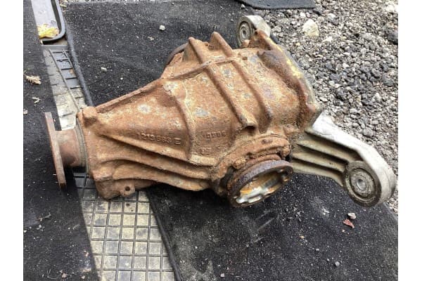 Diferencial trasero BMW Serie 3 E36 213683E usado 3