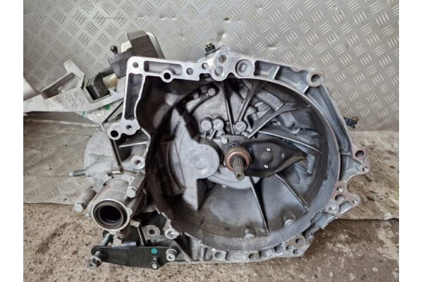 Caja de Cambios Opel Combo E 1.2 Turbo usado 2