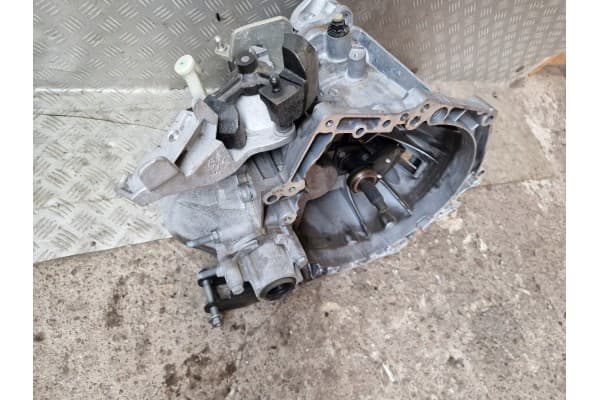 Caja de Cambios Opel Combo E 1.2 Turbo usado 10
