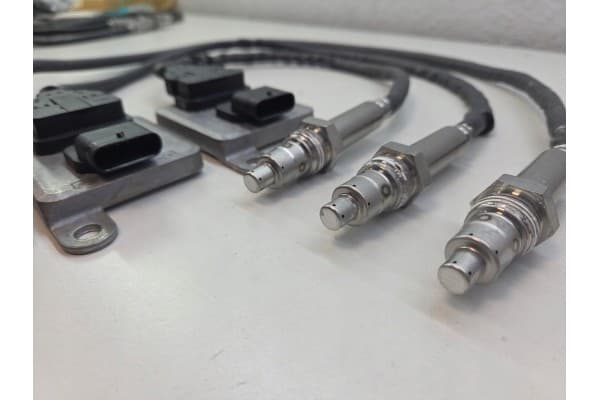 Sensor NOx A0009059112 para Mercedes usado 5